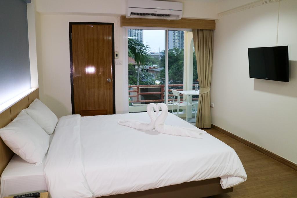 Beerapan Hotel Bangkok Esterno foto