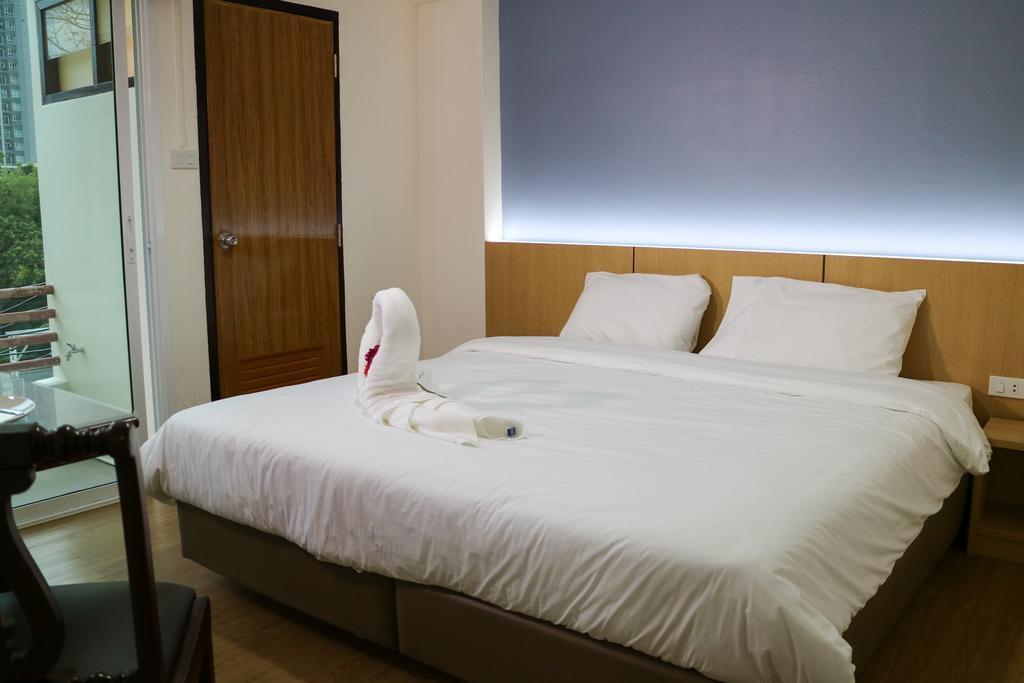 Beerapan Hotel Bangkok Esterno foto