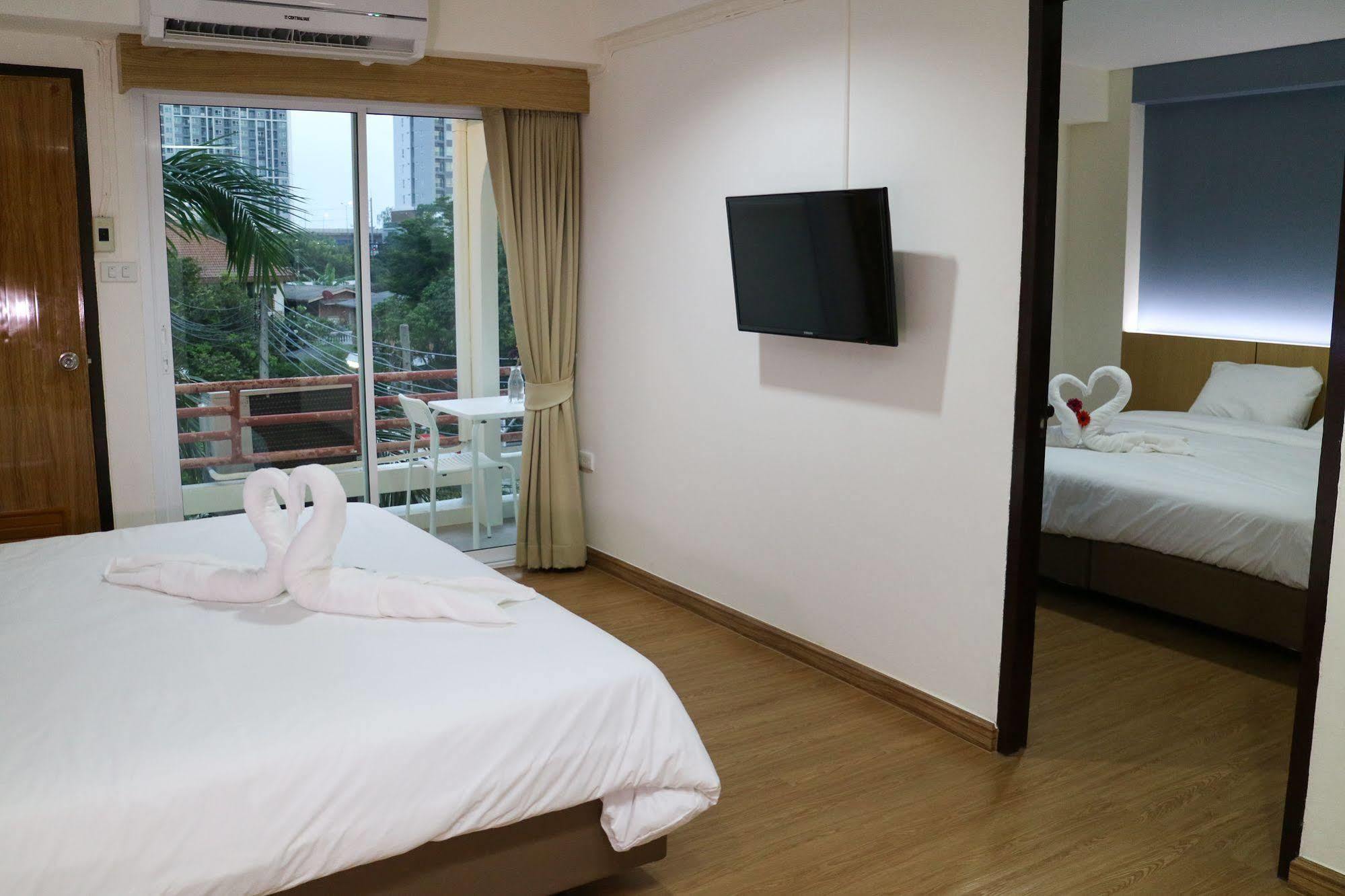 Beerapan Hotel Bangkok Esterno foto