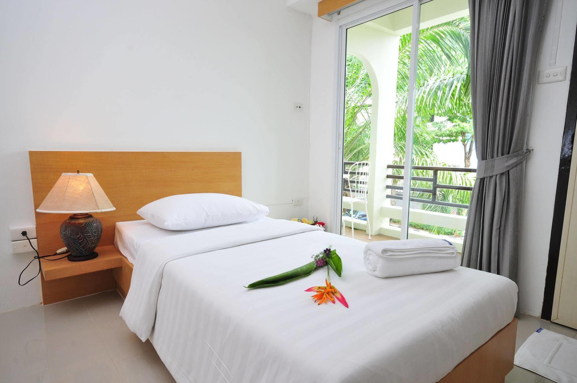 Beerapan Hotel Bangkok Esterno foto